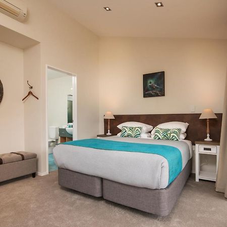 Punga Cove Resort Endeavour Inlet Extérieur photo