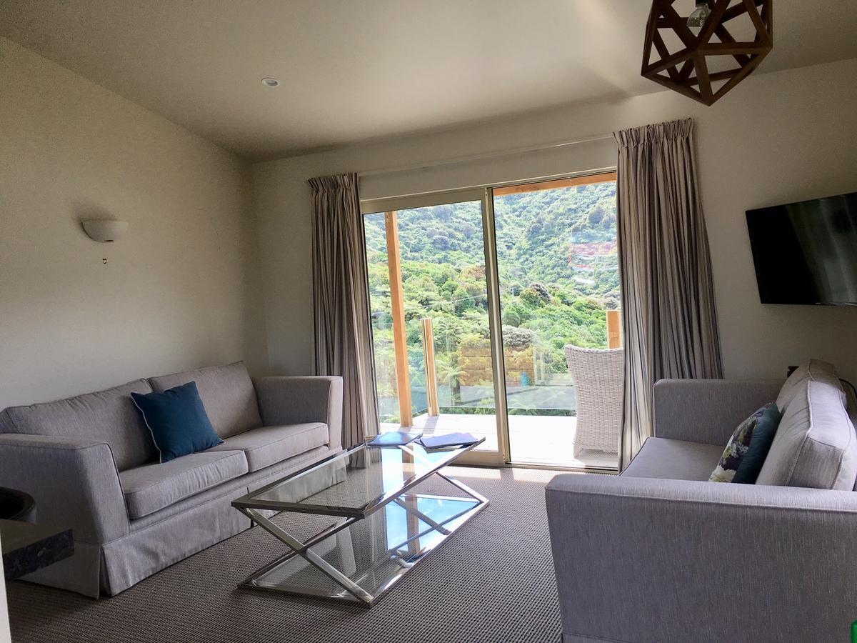 Punga Cove Resort Endeavour Inlet Extérieur photo