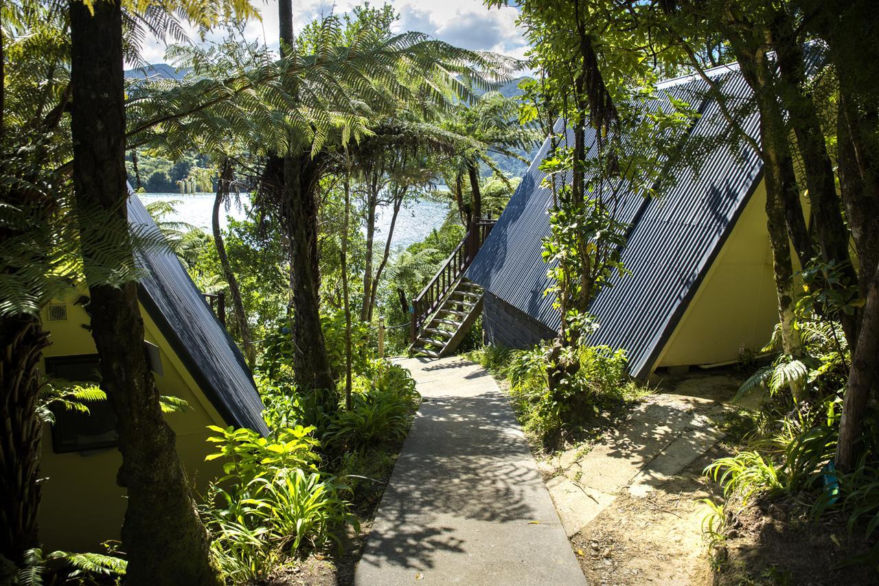 Punga Cove Resort Endeavour Inlet Extérieur photo
